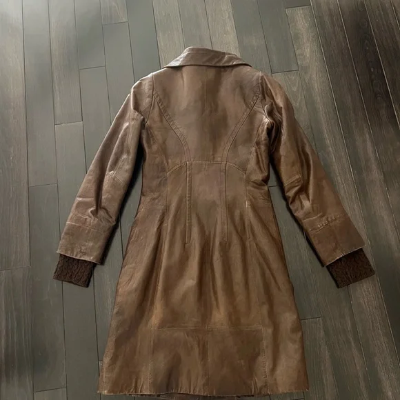 Danier Brown Leather Trench Coat with Knit Cuffs - Picture 6 of 7